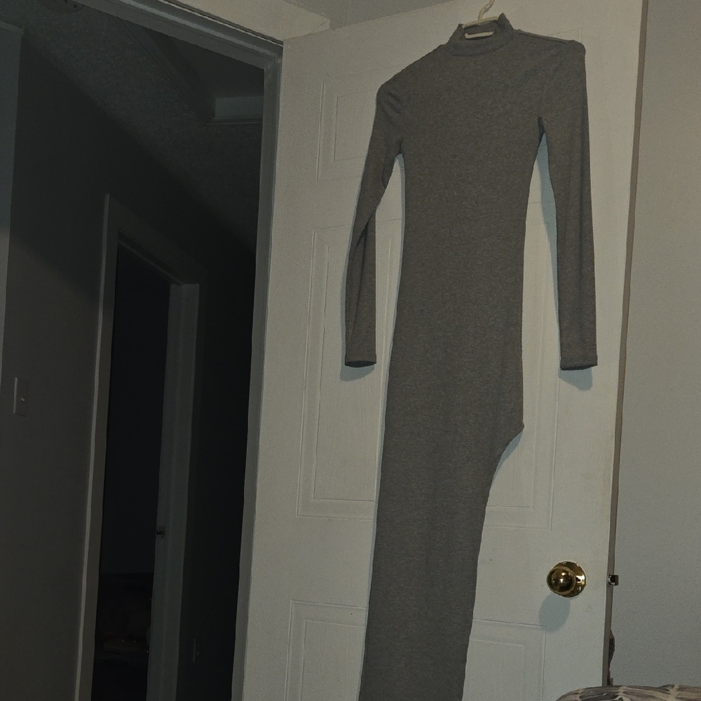 New! Never Worn Forever 21 Gray Long Sleeve Maxi Dress